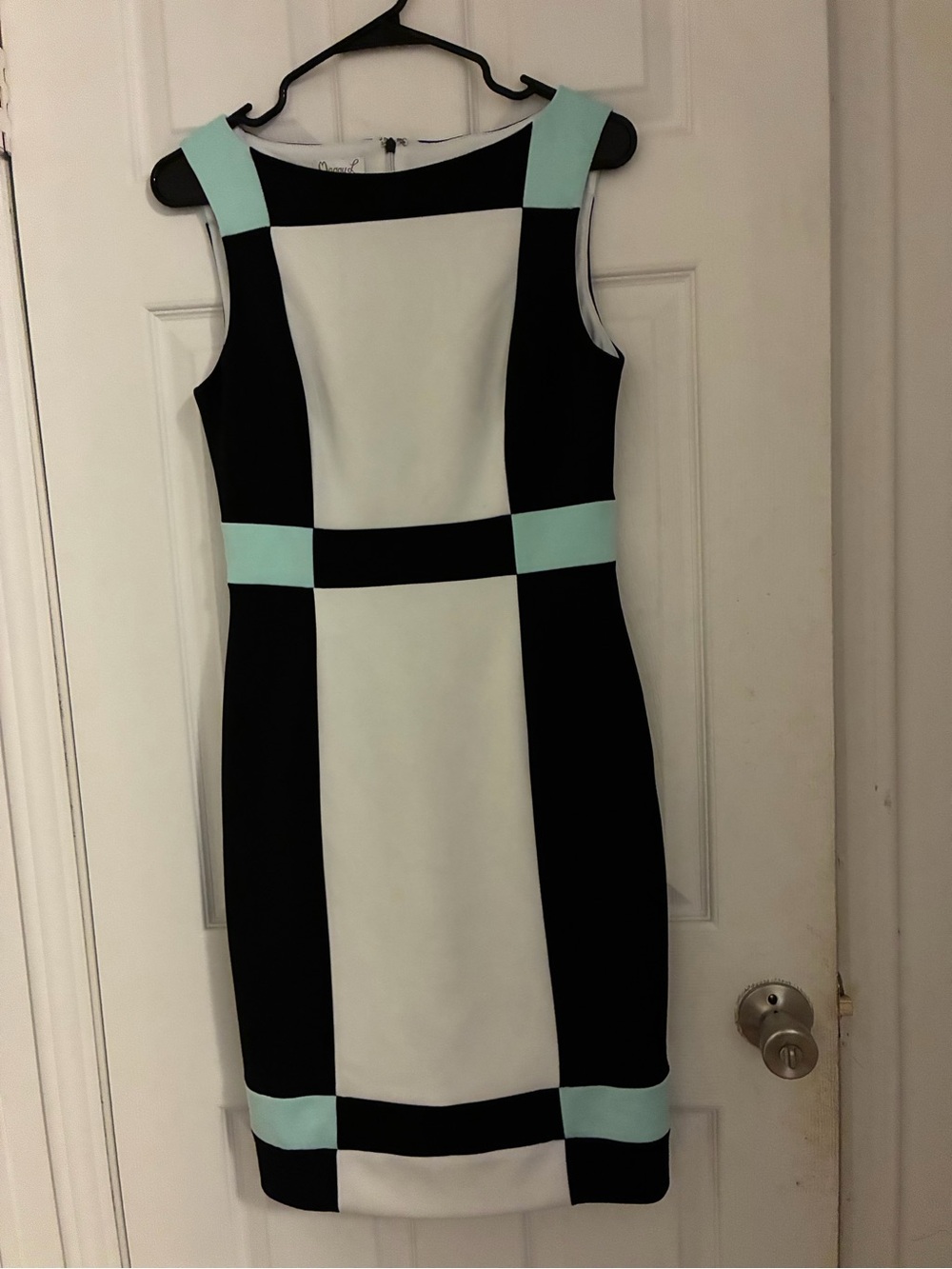 maggy L Sleeveless Colorblock Sheath Dress in Black, White & Mint